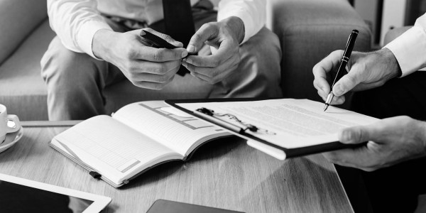 Derecho Mercantil / Abogados Mercantilistas en Lleida · Cumplimiento Normativas de Protección de Datos / RGPD / LOPD