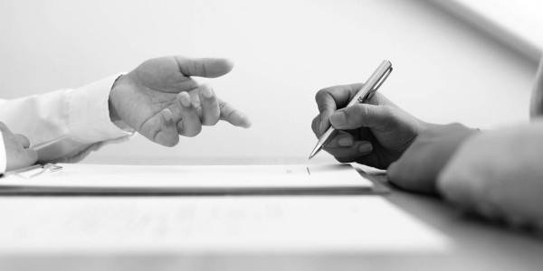 Derecho Mercantil / Abogados Mercantilistas en Lleida · Redacción y Negociación Contratos de Licencias de Software y Acuerdos Tecnológicos